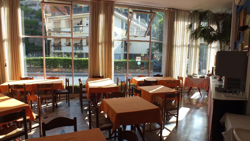 Hotel Colibrì Finale Ligure Esterno foto